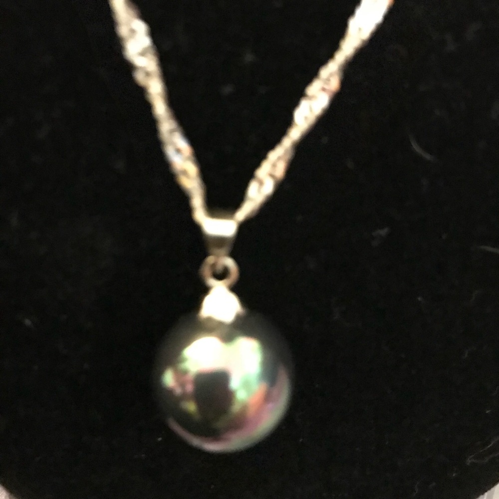 16 MM Tahitian Shell Pearl Pendant White GF Chain - Picture 3 of 4